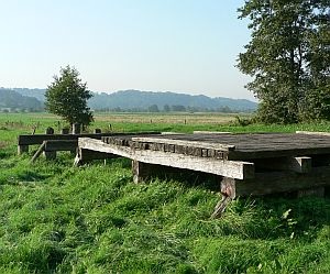 This shows a replica of how the timber Viking Ravning Enge causeway was built.